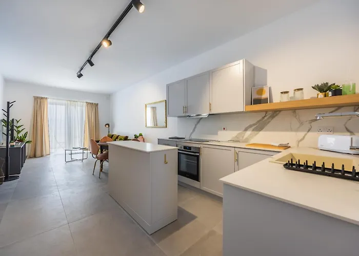 Charming And New Penthouse Close To Dome By Sf Homes *